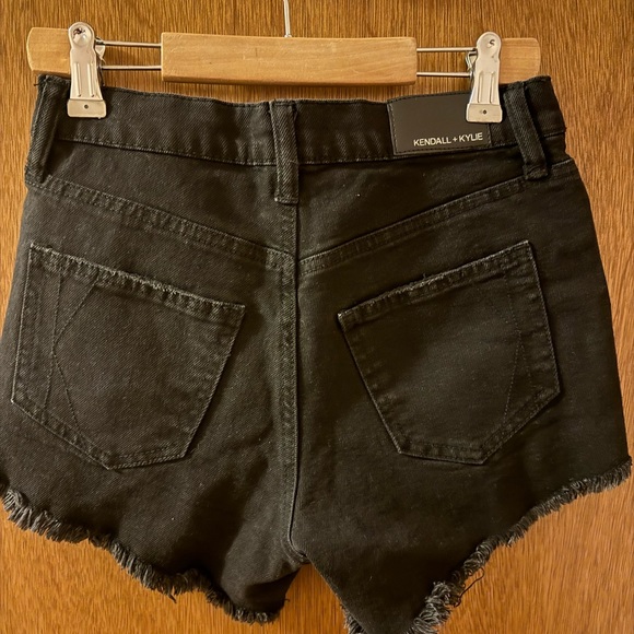 Kendal & Kylie Shorts -size 24 - Picture 3 of 3